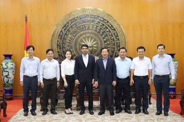 Leaders of Long An province received and worked with the General Director of Coca-Cola Vietnam Beverage Co., Ltd